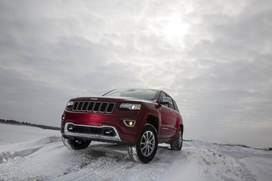  Jeep Grand Cherokee Overland 2013 года  (фото 15 из 20)